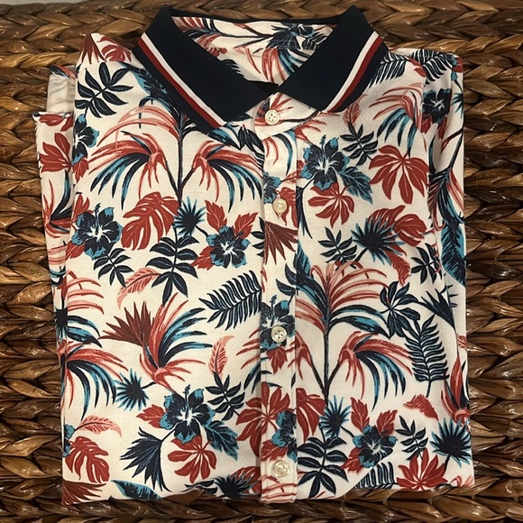 Zara Short Sleeve Button down - Picture 1 of 4